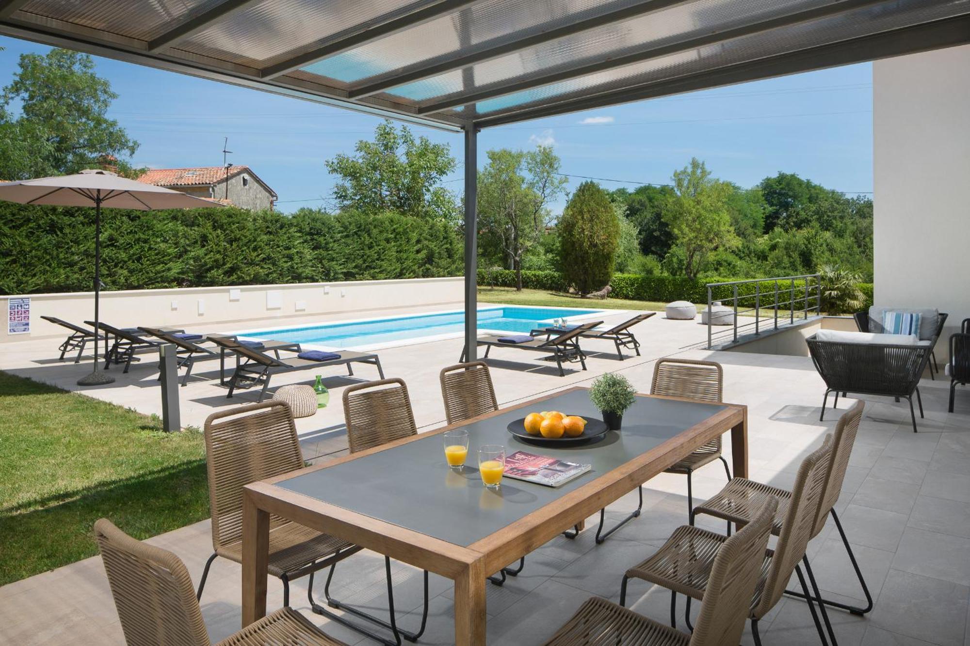 Villa Del Sol With Large Garden Perfect For Families Labin  Exteriör bild