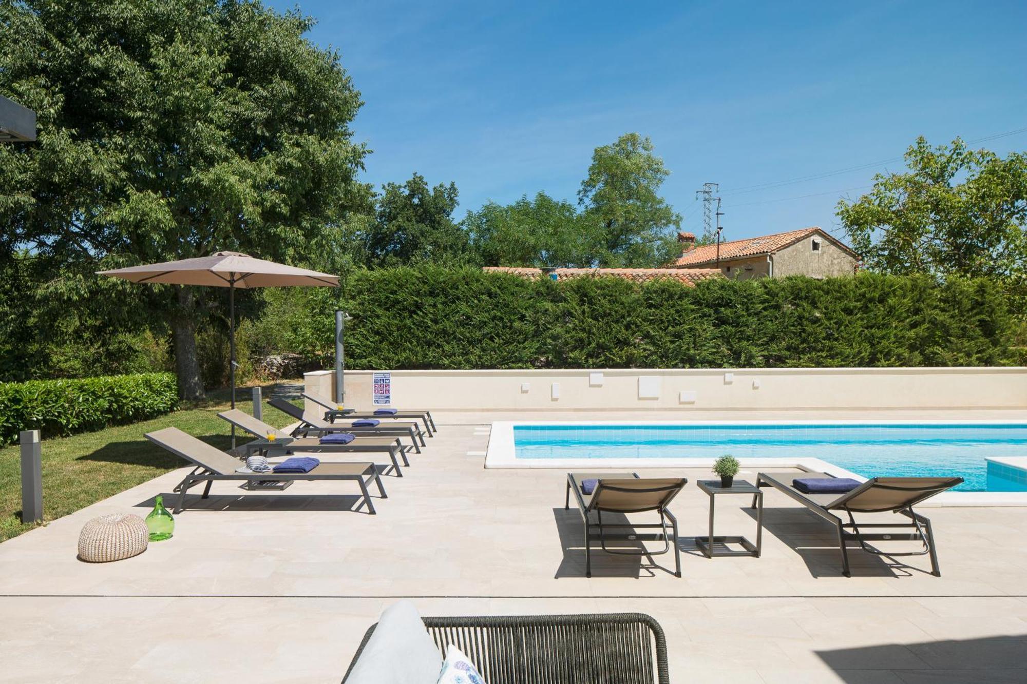 Villa Del Sol With Large Garden Perfect For Families Labin  Exteriör bild