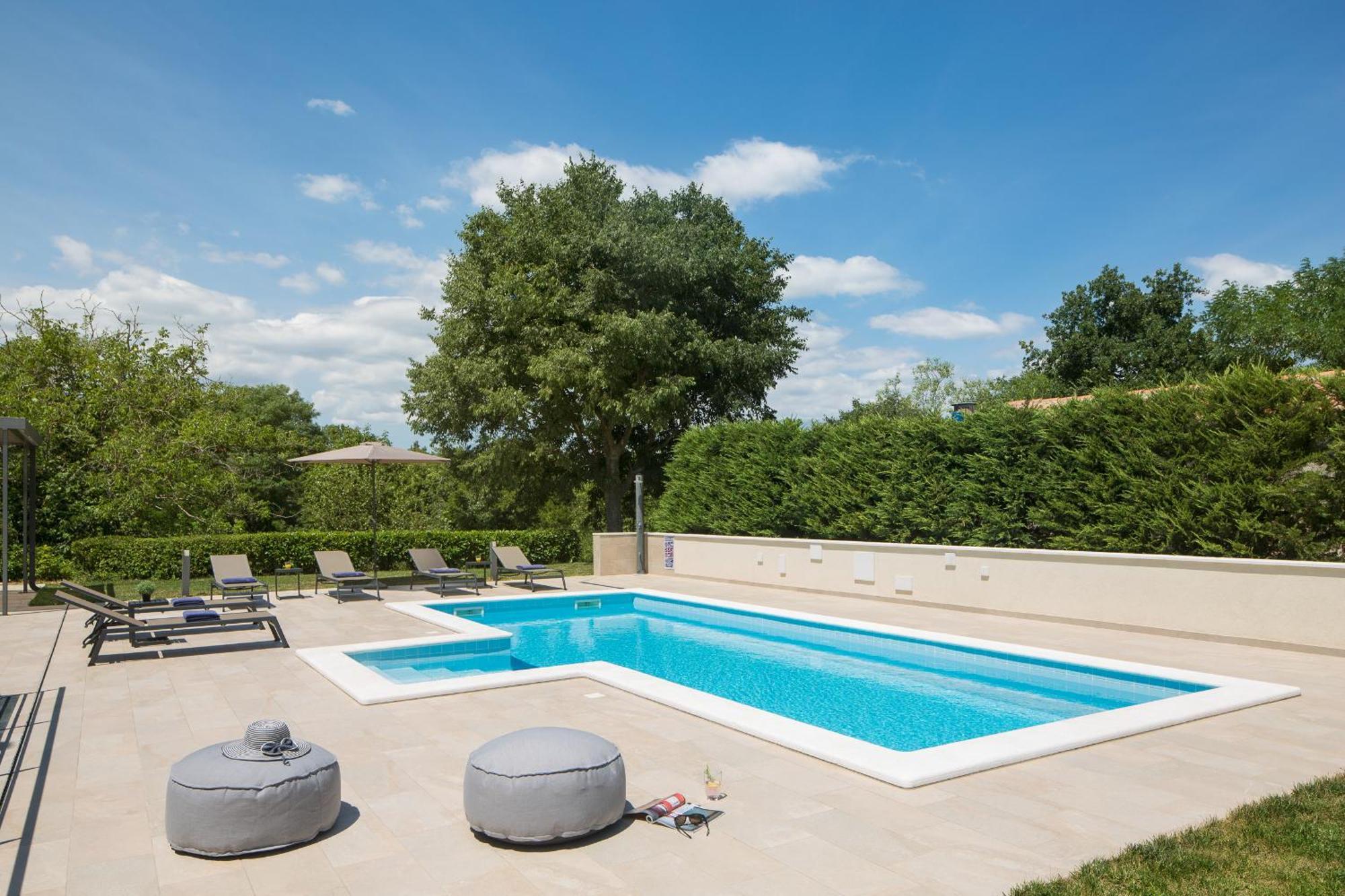Villa Del Sol With Large Garden Perfect For Families Labin  Exteriör bild