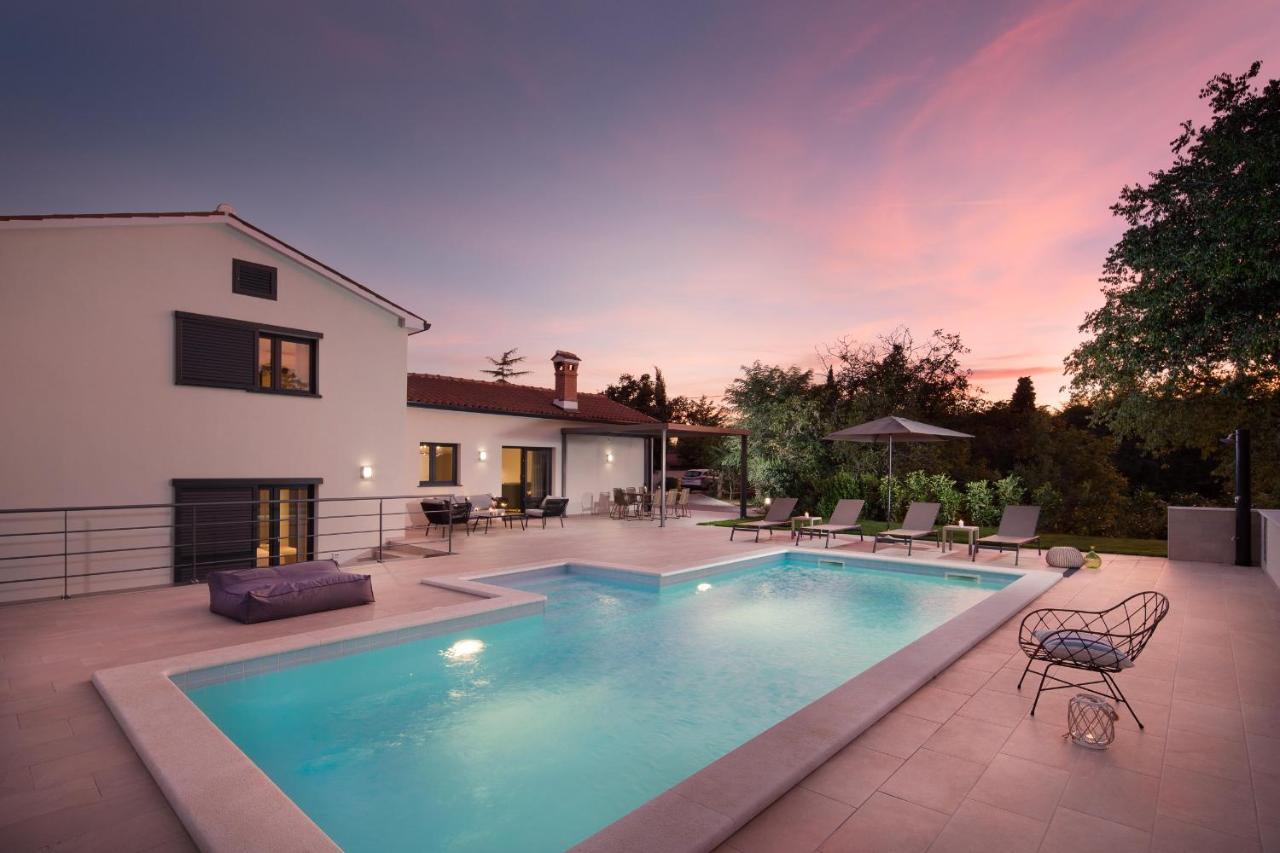 Villa Del Sol With Large Garden Perfect For Families Labin  Exteriör bild